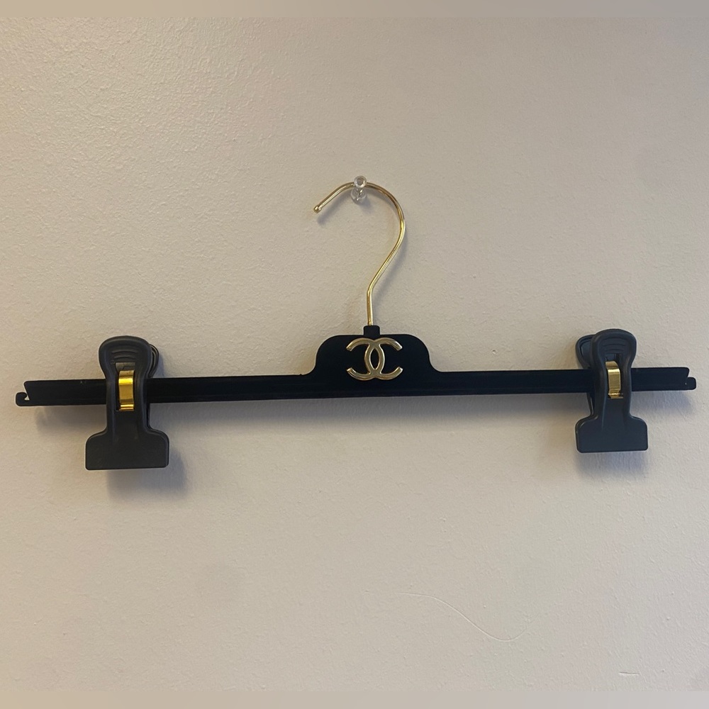 Velvet Chanel Hangers (set of 5)